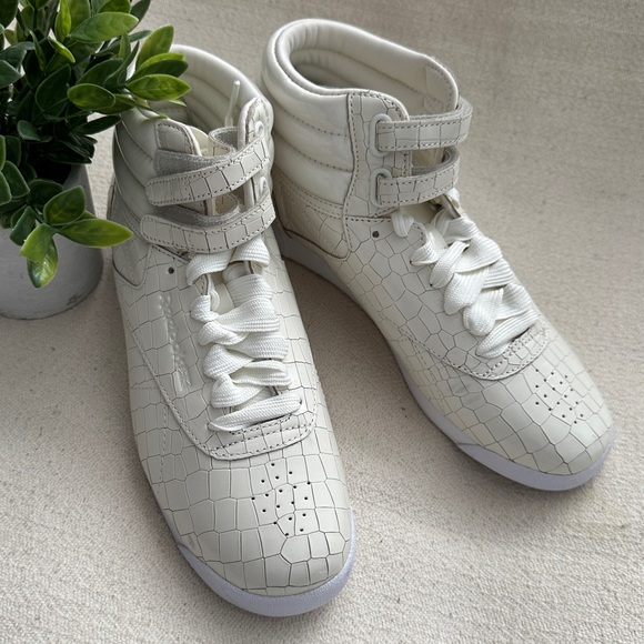 Reebok - Freestyle Sneakers as seen on Gigi Hadid - Picture 3 of 11